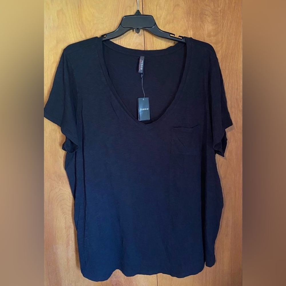 Torrid v-neck t-shirt size 4